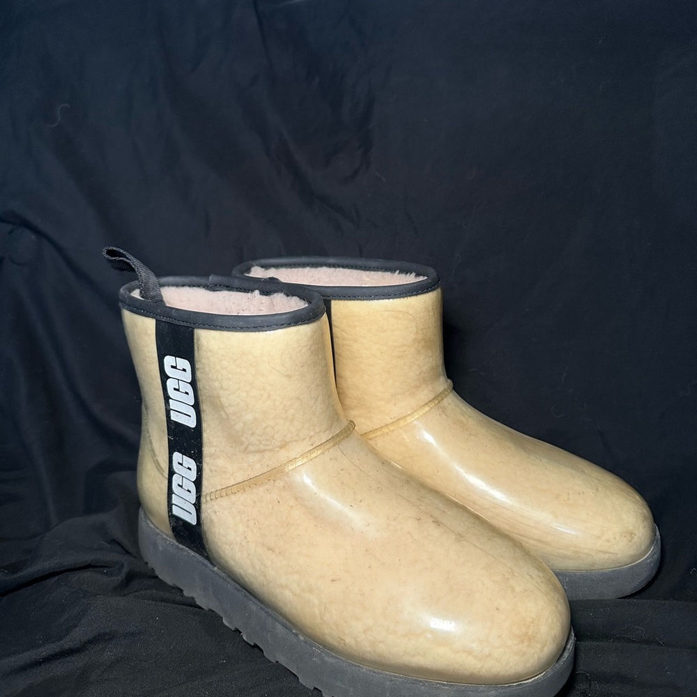 Light Beige Ankle Boots with Patent Leather Finish and Thick Rubber Sole
